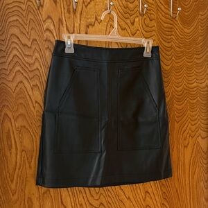 LOFT Black Mini Skirt Faux Leather Size 0P